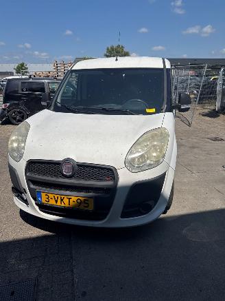 Schadeauto Fiat Doblo  2011/1