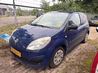 Schadeauto Renault Twingo Twingo II (CN) Hatchback 3-drs 2007 / 2014 - 1.2 Hatchback 2Dr Benzine 1.149cc 43kW (58pk) FWD 2007-03/2014-09 (CN0D) D7F800; EURO4 2008/12