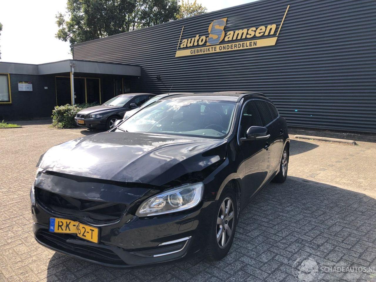 Volvo V-60 