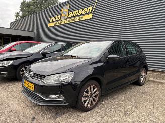 krockskadad bil auto Volkswagen Polo  2015/2