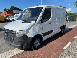 krockskadad bil bedrijf Mercedes Sprinter 311 CDI  L1H1 AIRCO KLIMA CAMERA 47.000KM 2022/4