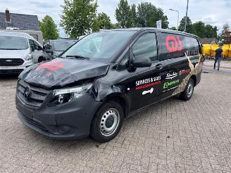 krockskadad bil bedrijf Mercedes Vito 114 CDI AUTOMAAT LANG AIRCO KLIMA NAVI 2021/12