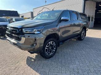 krockskadad bil bedrijf Toyota Hilux 2.8 D-4D 150KW AUTOM. DOUBLE CAB. KLIMA NAVI LEER 4WD 2021/3