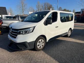 Voiture accidenté Renault Trafic 2.0 DCI 110KW PASSENGER 9 PERS.  AUTOMAAT AIRCO KLIMA EURO6 2022/7