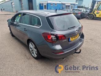 Opel Astra Astra J Sports Tourer (PD8/PE8/PF8), Combi, 2010 / 2015 1.4 Turbo 16V picture 4