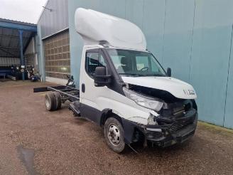 damaged passenger cars Iveco New Daily New Daily VI, Chassis-Cabine, 2014 35C18,35S18,40C18,50C18,60C18,65C18,70C18 2019/12