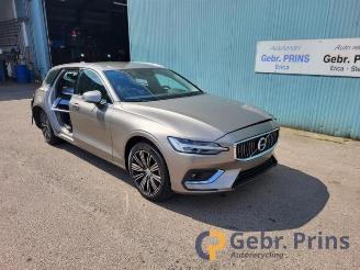 Auto da rottamare Volvo V-60 V60 II (ZW), Combi, 2018 2.0 B3 16V Mild Hybrid 2020/10