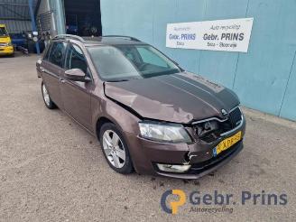 demontáž osobní automobily Skoda Octavia Octavia Combi (5EAC), Combi 5-drs, 2012 / 2020 1.6 TDI Greenline 16V 2014/10