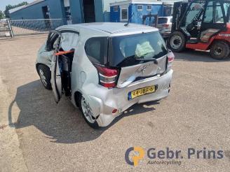 Toyota iQ iQ, Hatchback 3-drs, 2009 / 2015 1.0 12V VVT-i picture 4