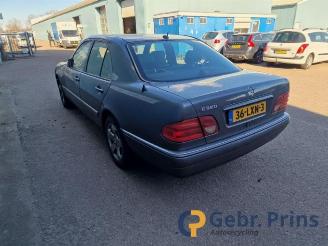 Mercedes E-klasse E (W210), Sedan, 1995 / 2002 3.2 E-320 24V picture 3