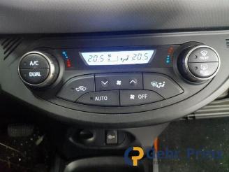 Toyota Yaris Yaris III (P13), Hatchback, 2010 / 2020 1.5 16V Hybrid picture 7