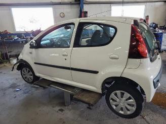 Autoverwertung Peugeot 107 107, Hatchback, 2005 / 2014 1.0 12V 2012/11