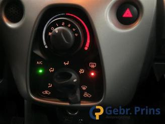 Peugeot 108 108, Hatchback, 2014 1.0 12V picture 10