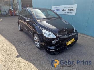 Vrakbiler auto Mercedes B-klasse B (W245), Hatchback, 2005 / 2011 2.0 B-200 16V 2006/3