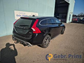 Vrakbiler auto Volvo V-60 V60 I (FW/GW), Combi, 2010 / 2018 2.4 D6 20V AWD Twin Engine Plug-in Hybrid 2015/9
