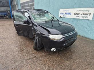 demontáž osobní automobily Mitsubishi Outlander Outlander (GF/GG), SUV, 2012 / 2022 2.0 16V PHEV 4x4 2013/12