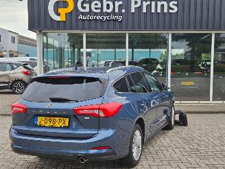 Schadeauto Ford Focus 1.0 EcoBoost 12V Hybrid 125 Combi/o  Elektrisch Benzine 999cc 92kW (125pk) 2020/9