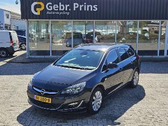 Auto incidentate Opel Astra SPORTS TOURER 1.6 CDTI 16V Combi/o  Diesel 1.598cc 81kW (110pk) FWD 2016/2