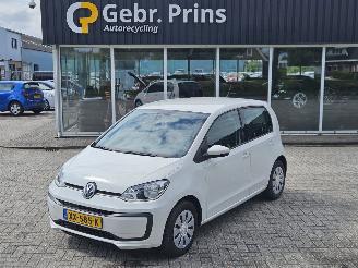 krockskadad bil auto Volkswagen Up! 1.0 12V 60 Hatchback  Benzine 999cc 44kW (60pk) FWD 2019/4