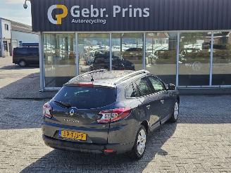 krockskadad bil auto Renault Mégane 1.5 dCi 90 Combi/o 4Dr Diesel 1.461cc 66kW (90pk) FWD 2012/2