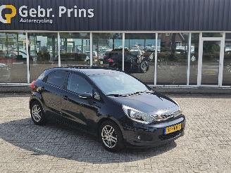 Vaurioauto  passenger cars Kia Rio 1.2 CVVT 16V Hatchback  Benzine 1.248cc 63kW (86pk) FWD 2012/7
