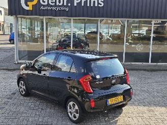 Voiture accidenté Kia Picanto 1.2 16V Hatchback  Benzine 1.248cc 63kW (86pk) FWD 2012/9