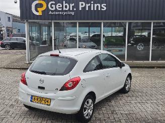 Schadeauto Opel Corsa 1.2 16V Hatchback  Benzine 1.229cc 63kW (86pk) FWD 2013/8