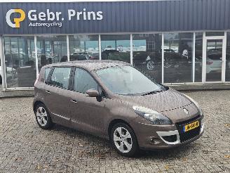 Schadeauto Renault Mégane Scénic 1.4 16V TCe 130 MPV  Benzine 1.397cc 96kW (131pk) FWD 2010/1