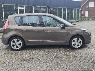 Renault Mégane Scénic 1.4 16V TCe 130 MPV  Benzine 1.397cc 96kW (131pk) FWD picture 2
