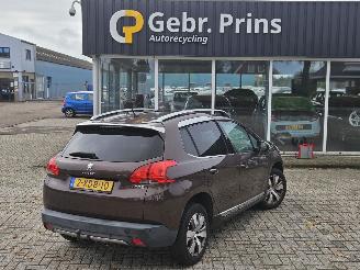 Voiture accidenté Peugeot 2008 1.2 Vti 12V PureTech 82 MPV  Benzine 1.199cc 60kW (82pk) FWD 2014/6