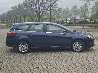 Ford Focus 1.0 Ti-VCT EcoBoost 12V 125 Combi/o  Benzine 998cc 92kW (125pk) picture 4