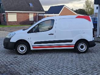 Peugeot Partner 1.6 BlueHDI 75 Bestel  Diesel 1.560cc 55kW (75pk) FWD picture 8