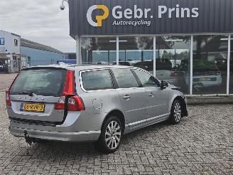 krockskadad bil auto Volvo V-70 2.0 D3 20V Combi/o  Diesel 1.984cc 120kW (163pk) FWD 2011/8