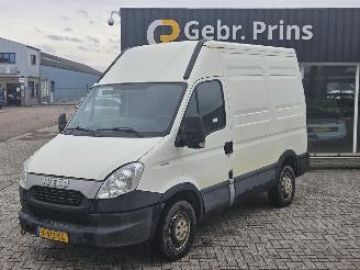 krockskadad bil bedrijf Iveco New daily Bestel  Diesel 2.287cc 93kW (126pk) RWD 2014/7