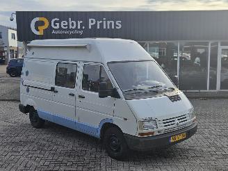 krockskadad bil camper Renault  T42F 2.1 D T1000 Bestel  Diesel 2.068cc 43kW (58pk) RWD 1997/6