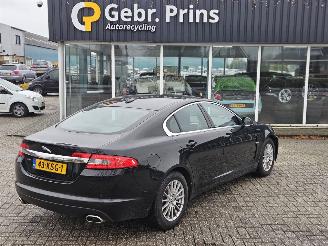 uszkodzony samochody osobowe Jaguar XF 3.0 V6 24V Sedan 4Dr Benzine 2.967cc 175kW (238pk) RWD 2010/6