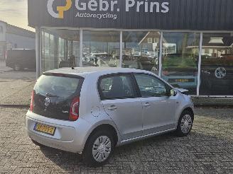 damaged passenger cars Volkswagen Up! 1.0 12V 60 Hatchback  Benzine 999cc 44kW (60pk) FWD 2015/7