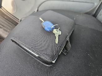 Ford Transit Pick-up 2.4 TDCi 16V CHP  Diesel 2.402cc 103kW (140pk) RWD picture 15