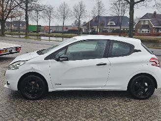 Peugeot 208 1.0 Vti 12V PureTech Hatchback  Benzine 999cc 50kW (68pk) FWD picture 4