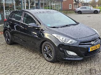 Hyundai I-30 1.6 GDI Blue 16V Hatchback  Benzine 1.591cc 99kW (135pk) FWD picture 3