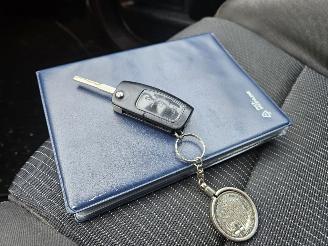 Ford Mondeo 1.6 Ti 16V Combi/o  Benzine 1.596cc 92kW (125pk) FWD picture 15