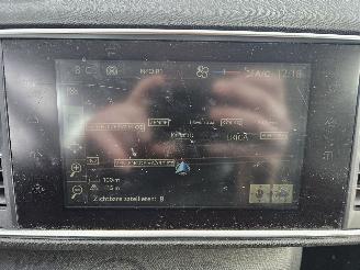 Peugeot 308 1.6 BlueHDi 120 Combi/o 4Dr Diesel 1.560cc 88kW (120pk) FWD picture 13