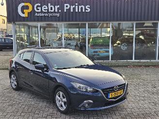 skadebil auto Mazda 3 2.0 SkyActiv-G 16V Hatchback  Benzine 1.997cc 88kW (120pk) FWD 2014/12