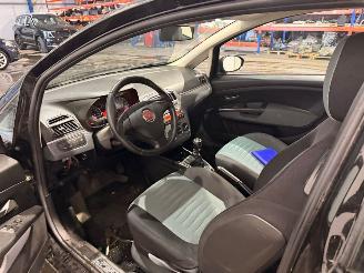 Fiat Punto 1.2 Hatchback  Benzine 1.242cc 48kW (65pk) FWD picture 7