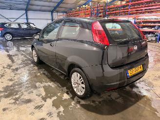 Fiat Punto 1.2 Hatchback  Benzine 1.242cc 48kW (65pk) FWD picture 5