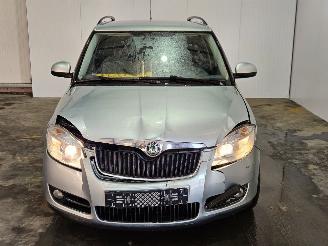 Skoda Fabia 1.4i 16V Combi/o 4Dr Benzine 1.397cc 63kW (86pk) FWD picture 4