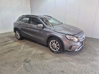 krockskadad bil auto Mercedes GLA 1.6 180 16V SUV  Benzine 1.595cc 90kW (122pk) FWD 2019/9