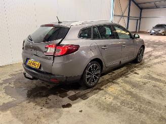 skadebil auto Renault Mégane 1.2 16V TCE 115 Combi/o 4Dr Benzine 1.197cc 85kW (116pk) FWD 2013/2