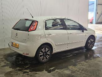 Damaged car Fiat Punto 0.9 TwinAir Hatchback  Benzine 875cc 63kW (86pk) FWD 2012/5