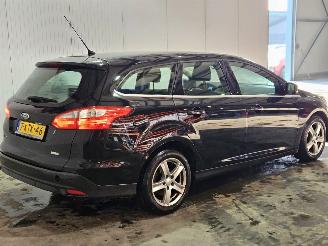 krockskadad bil auto Ford Focus 1.6 TDCi ECOnetic Combi/o  Diesel 1.560cc 77kW (105pk) 2013/7